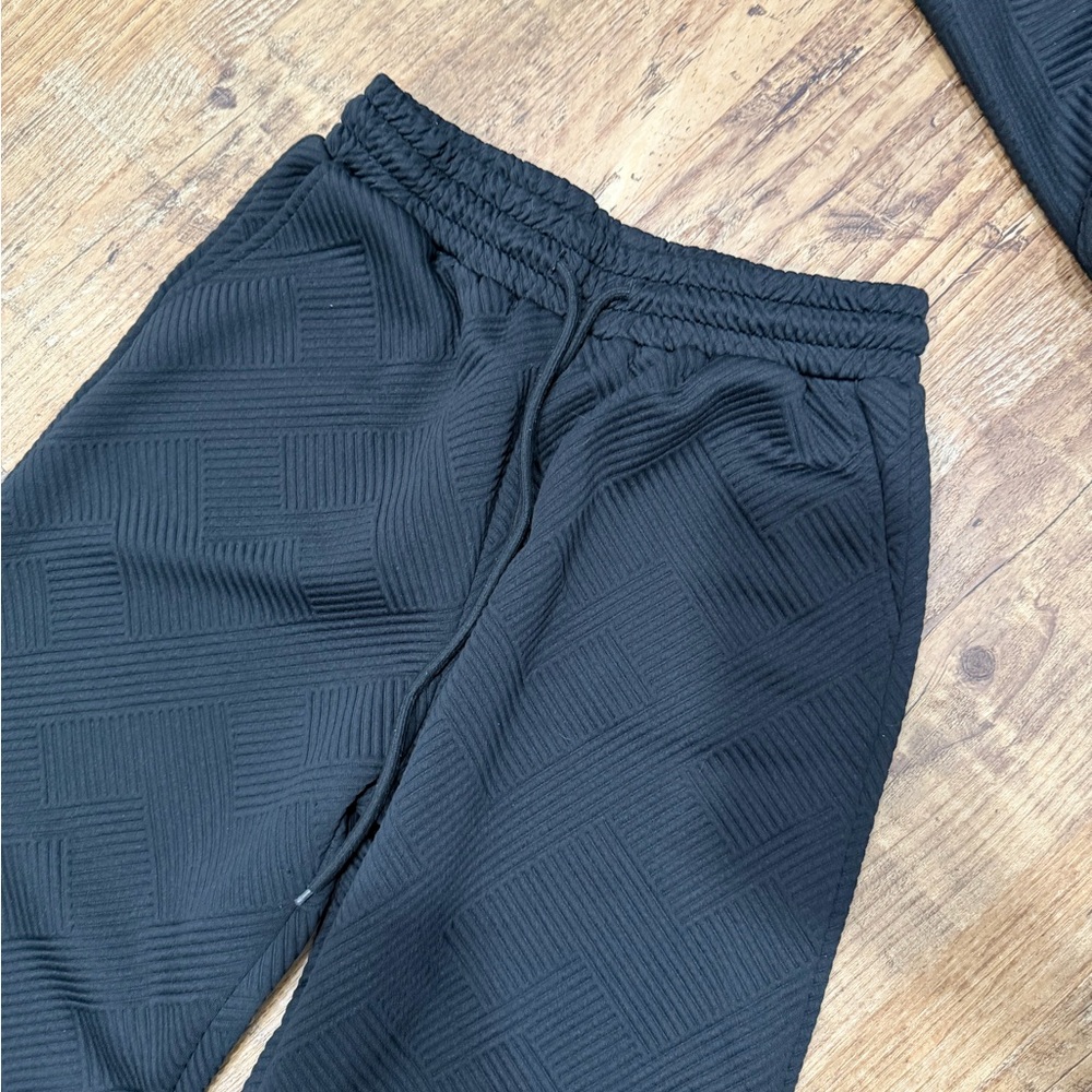 Black Textured Two-Piece Set - Picture 4 of 7